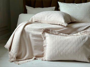 Фото Жаккардовое Покрывало с наволочками Saheser Grace Light Beige