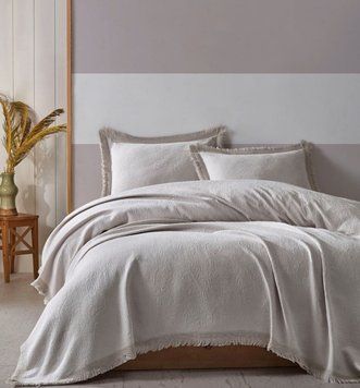 Фото Жаккардовое Покрывало с наволочками Saheser Grace Light Grey