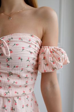 Фото Муслиновое платье с коротким рукавом Персиковое с цветочным принтом