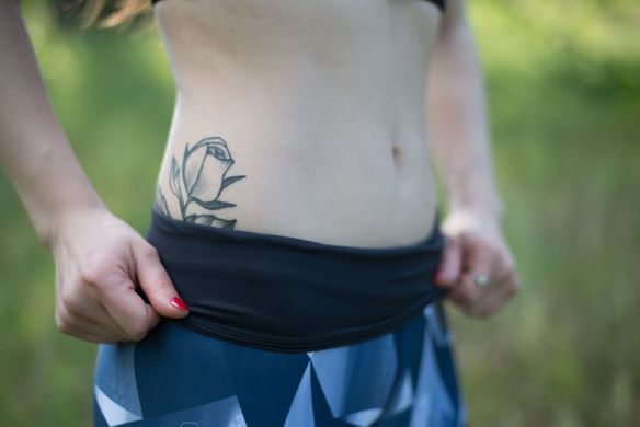 Фото Спортивні легінси Roube з принтом, завищеною талією, кишенею і паском трансформер