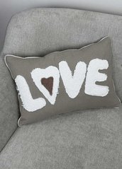 Фото Декоративная подушка с аппликацией Love Серая