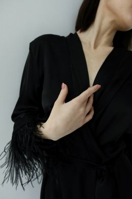 Фото Женский Шелковый халат с перьями Черный