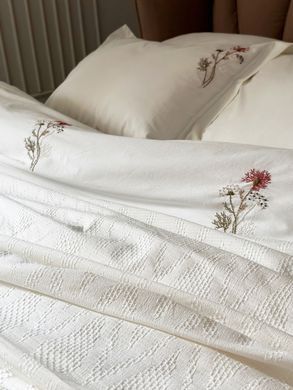 Фото Комплект постельного белья с вишивкой и Пике Saheser Noris Cream