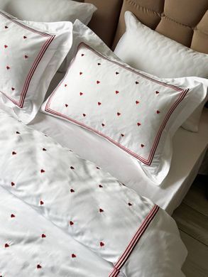 Фото Комплект постельного белья Maison D'or Lamour red Satin с вишивкой